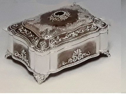 Μπιζουτιέρα Επάργυρη Λακαριστή 13x10x8cm