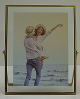 Κορνίζα Γυάλινη Με Χρυσό Μεταλλικό Πλαίσιο 13x18cm