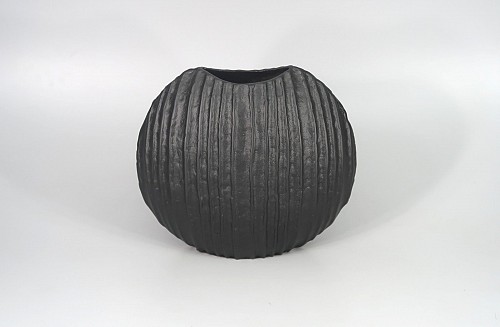 Μεταλλικό Πλακέ Βάζο Μαύρο 27x12x24cm